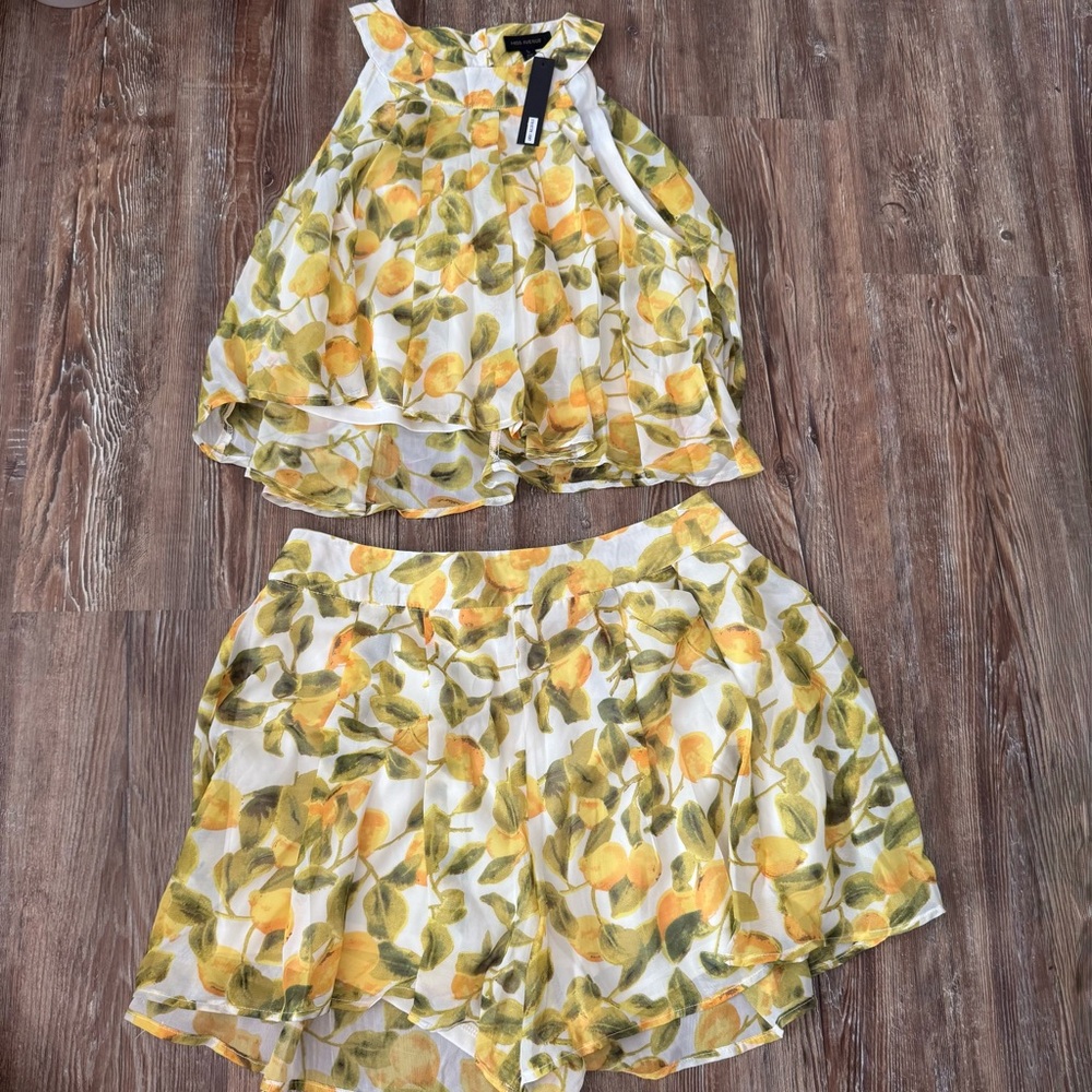 NWT Miss Avenue Lemon Print Top and Shorts Set